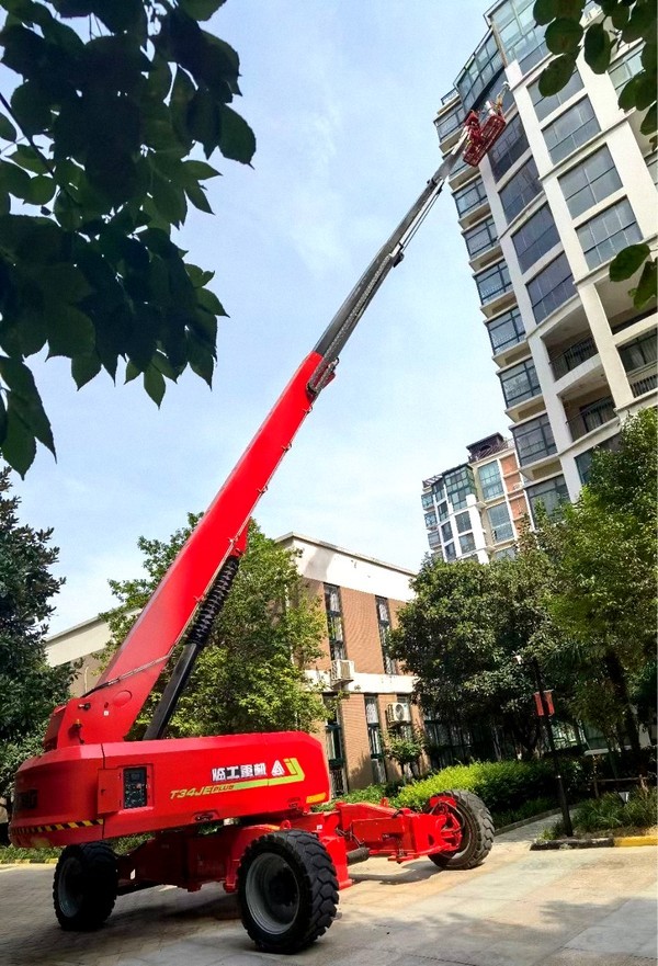 解决施工难，作业加速度！球友会重机T34JE助力小区改造
