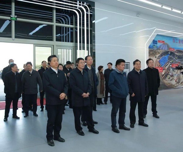 省直部分全国、省人大代表莅临球友会重机学习视察